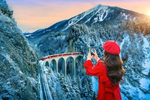 BERNINA EXPRESS, POTOVANJE SKOZI ALPSKO BOŽIČNO PRAVLJICO - 3 DNI